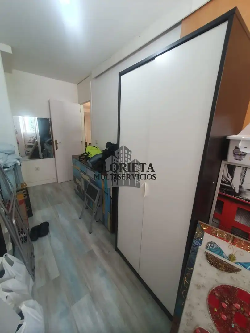 Habitación de Piso en venta en Vigo  con Calefacción, Trastero y Amueblado