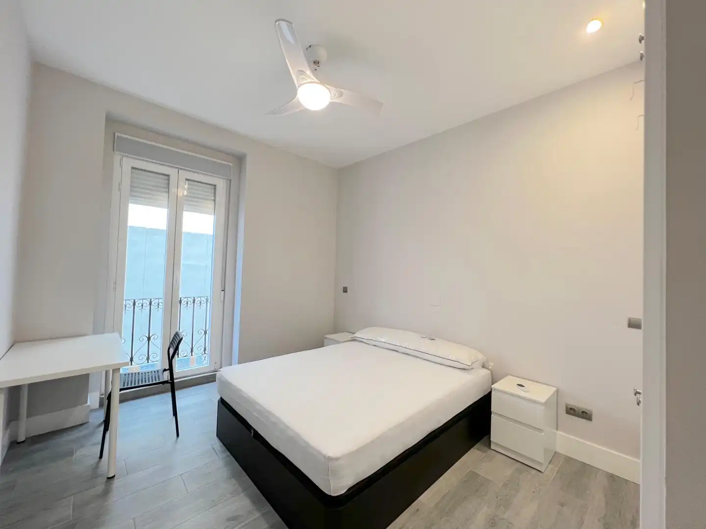 Bedroom of Flat for rent in Barrio de Salamanca