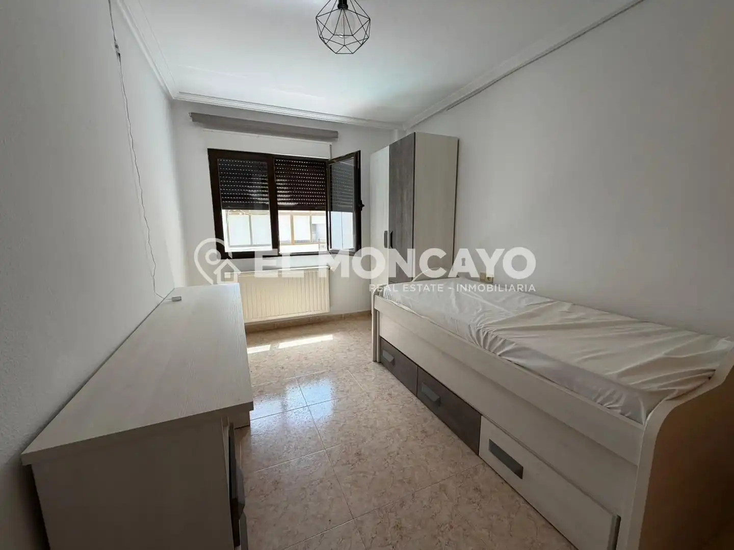 Habitación de Apartamento en venta en San Miguel de Salinas con Aire acondicionado, Calefacción y Terraza