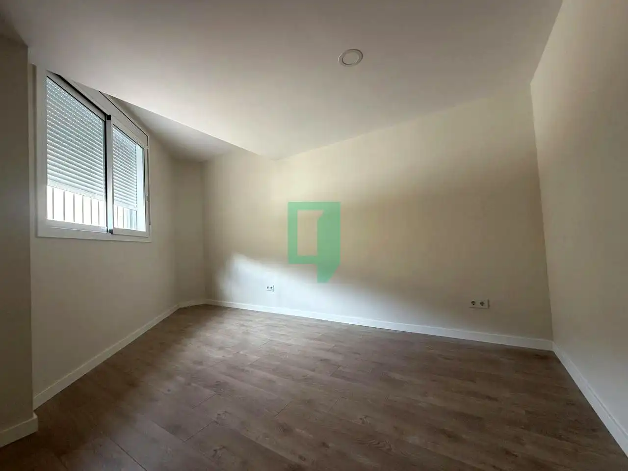 Habitación de Dúplex en venta en Badalona con Parquet