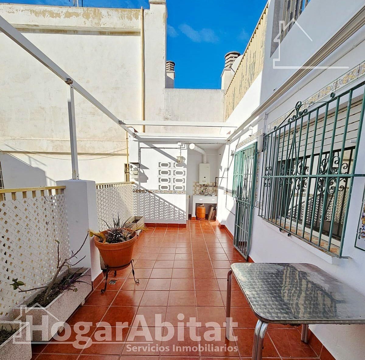 Vista exterior de Àtic en venda en  Valencia Capital amb Aire condicionat, Terrassa i Balcó
