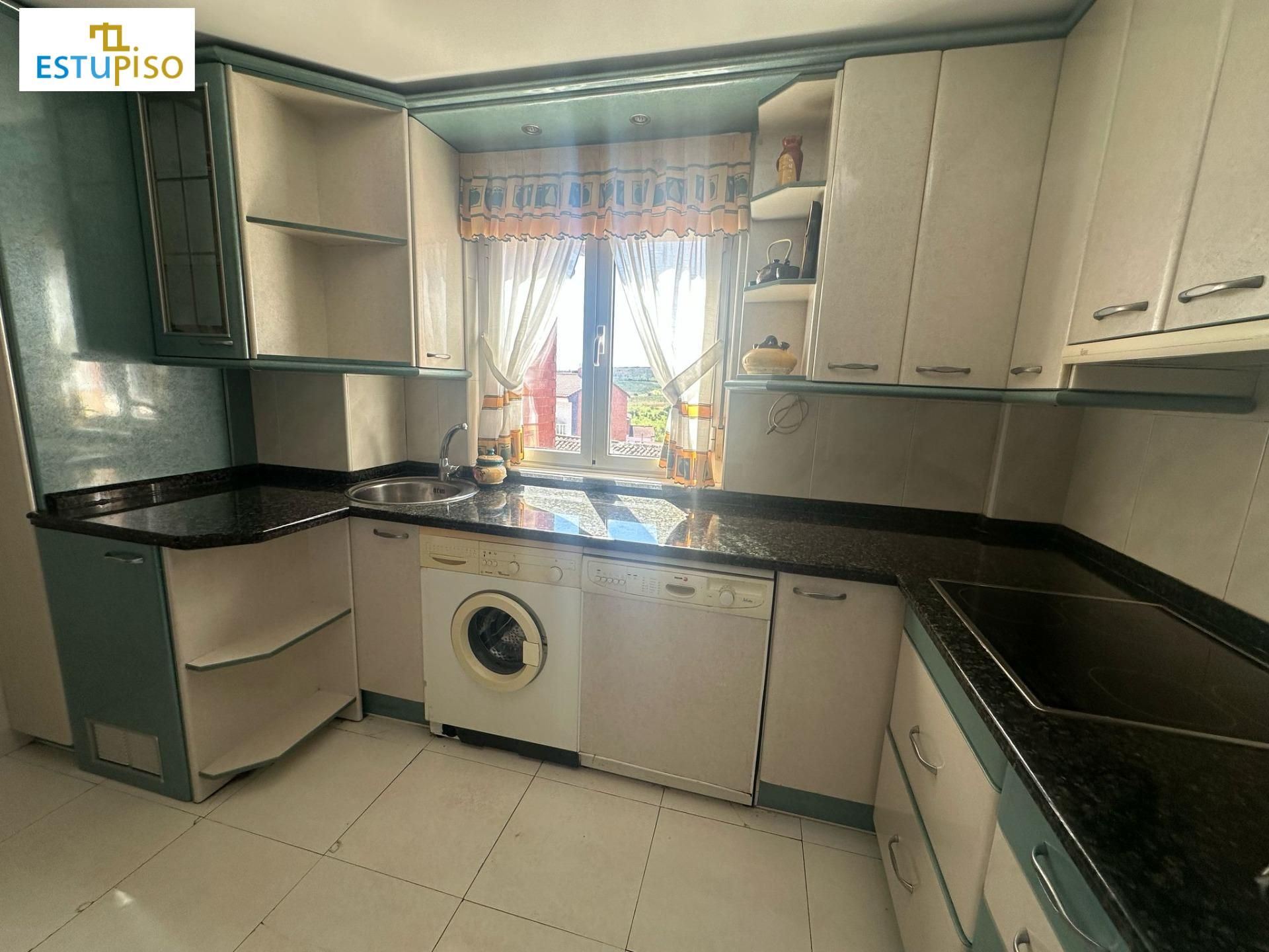 Cocina de Dúplex en venta en Villaquilambre con Calefacción, Parquet y Trastero
