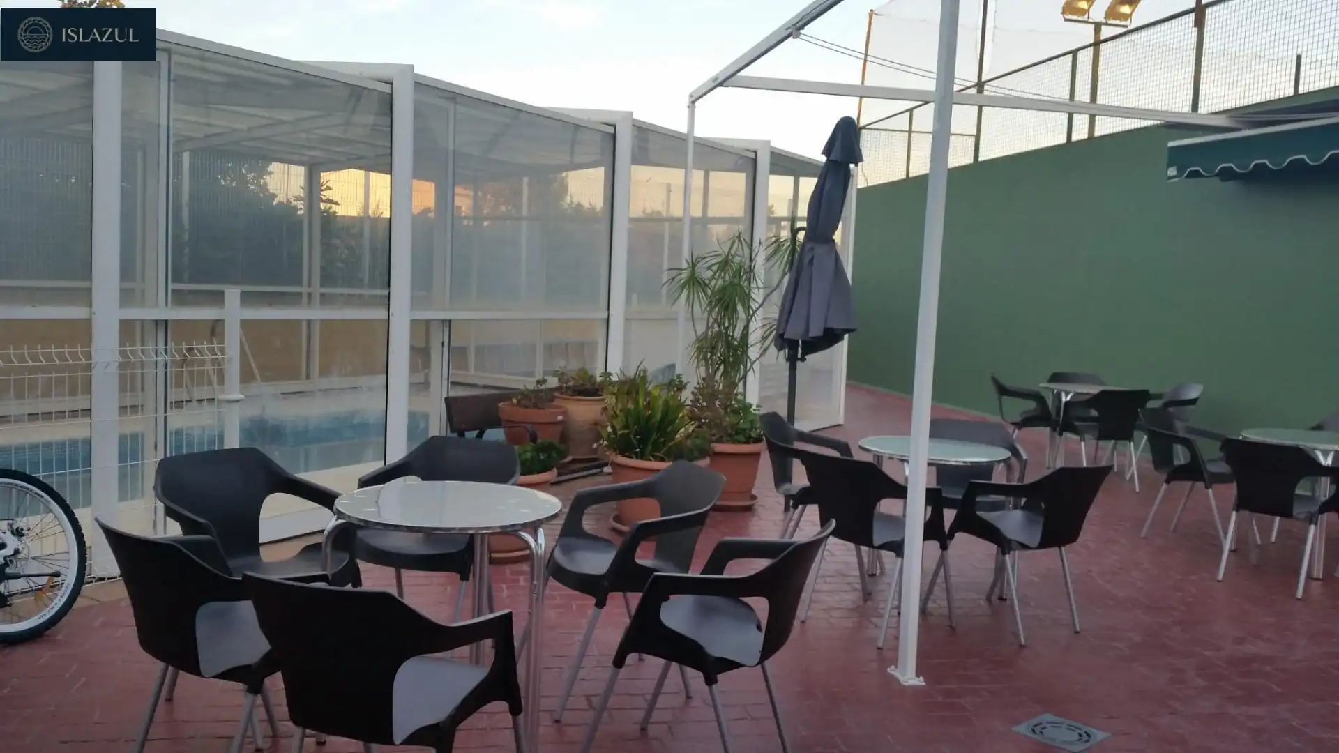 Terrassa de Casa adosada en venda en Isla Cristina amb Jardí privat, Terrassa i Moblat