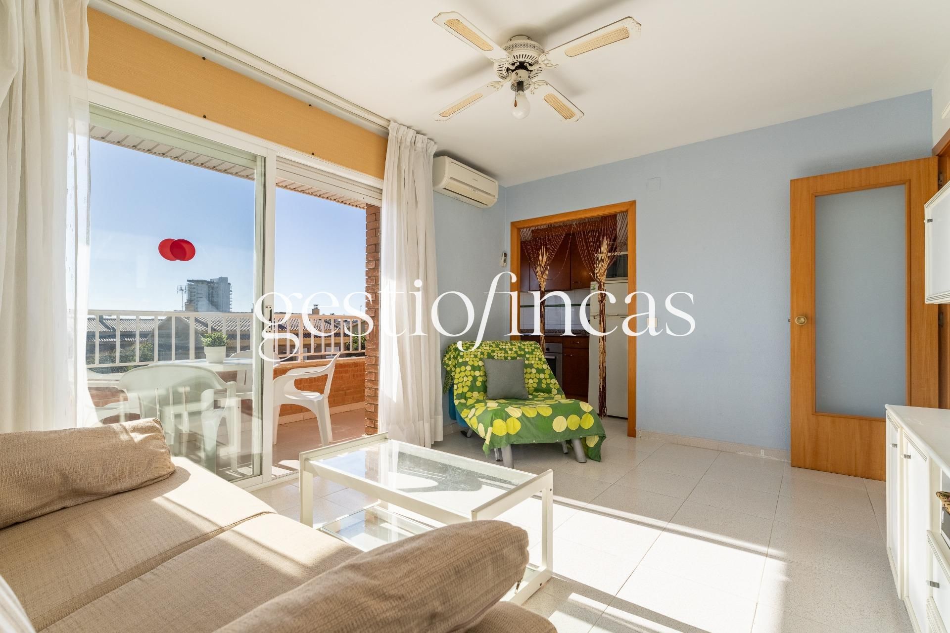 Dormitori de Apartament en venda en Cambrils amb Aire condicionat, Terrassa i Piscina comunitària