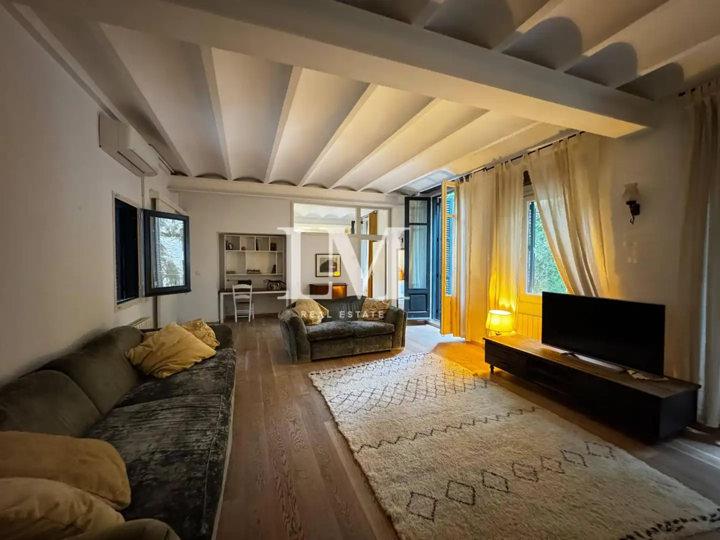 Living room of Apartments for rent in Ciutat Vella
