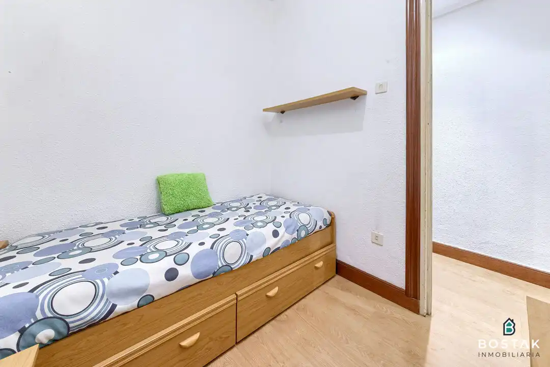 Habitación de Piso en venta en Bilbao  con Calefacción y Balcón
