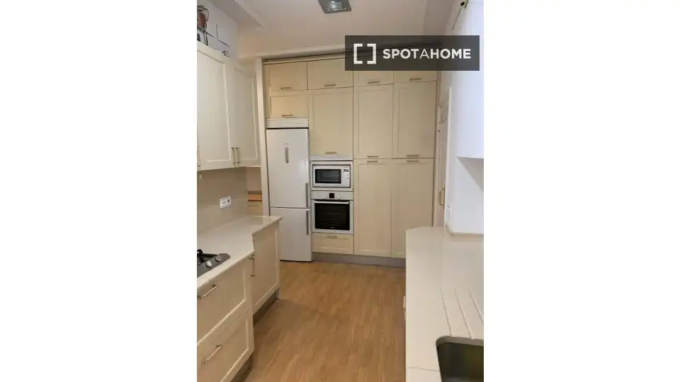 Cocina de Piso de alquiler en Madrid con Aire acondicionado, Calefacción y Amueblado