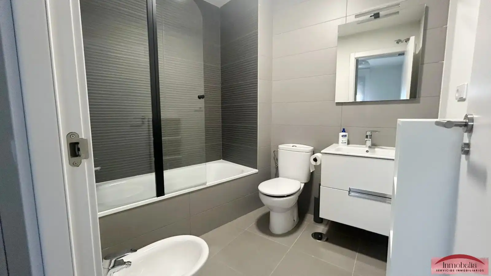 Bathroom of Flat for rent in Sevilla  with Air Conditioner, Terrace and Furnished