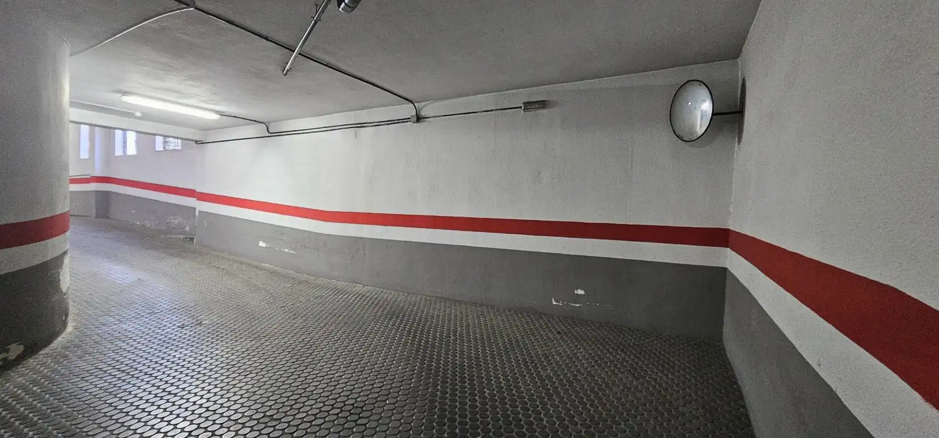 Parkplatz von Garage zum Verkauf in Granada