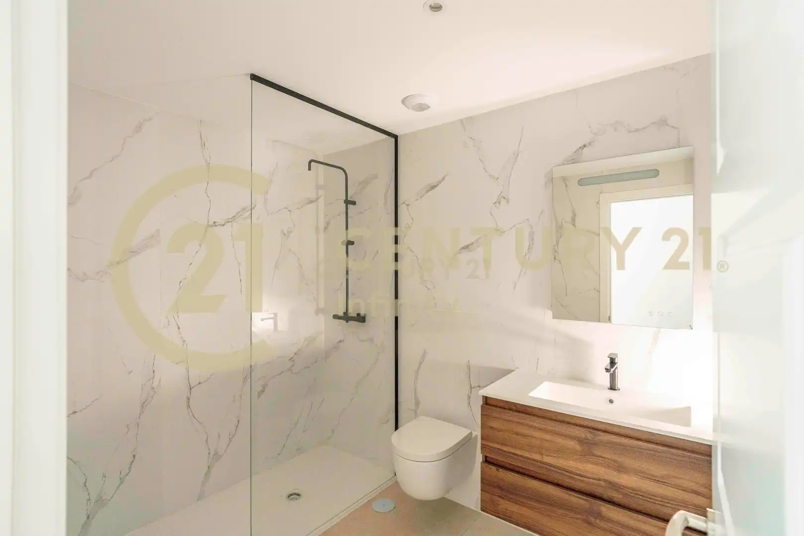 Baño de Apartamento en venta en Torremolinos con Aire acondicionado, Jardín privado y Trastero