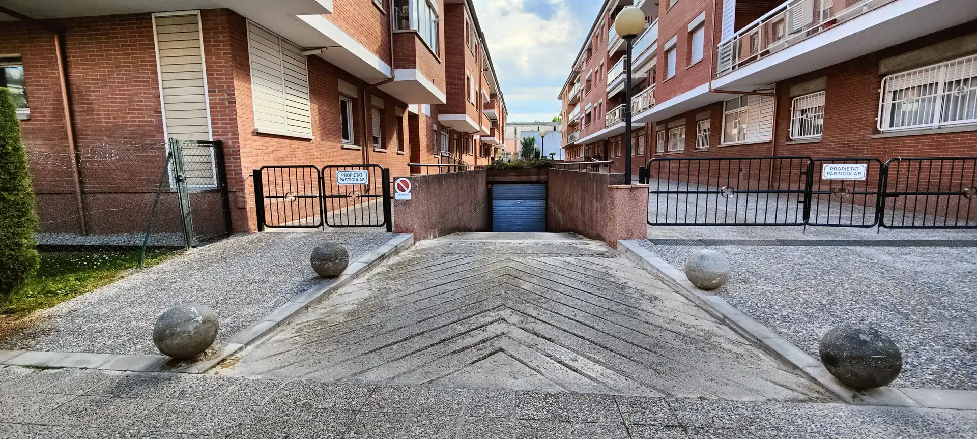 Aparcament de Garatge en venda en Girona