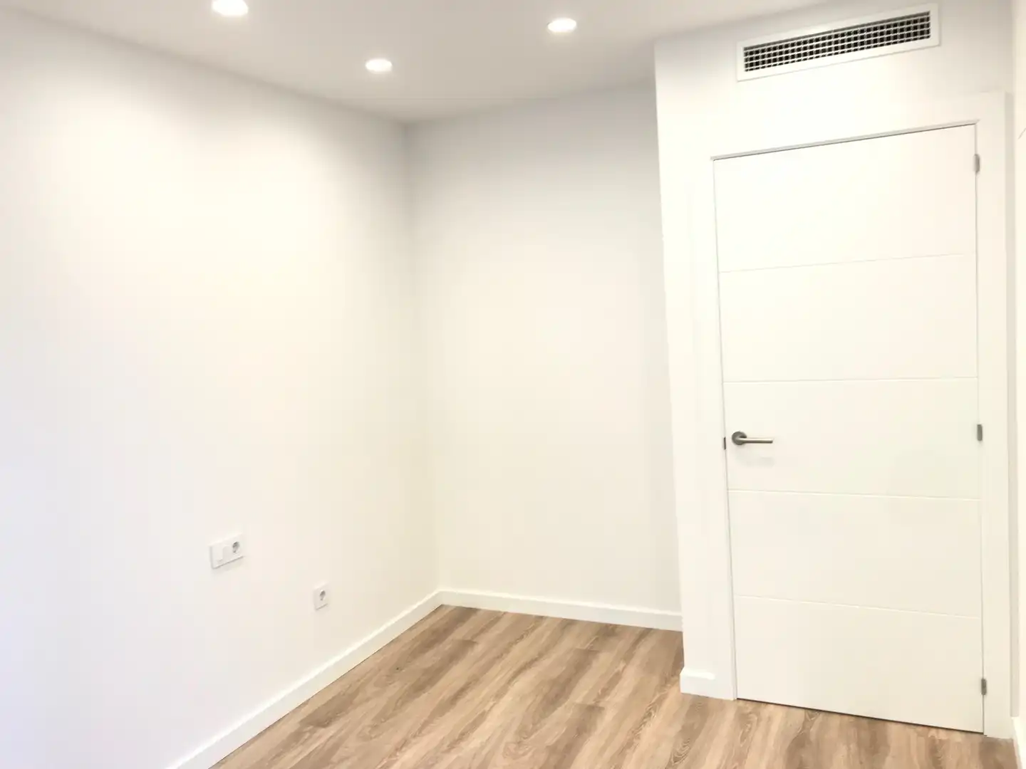 Wohnung zur Miete in Carrer Ripollès, Lledoner