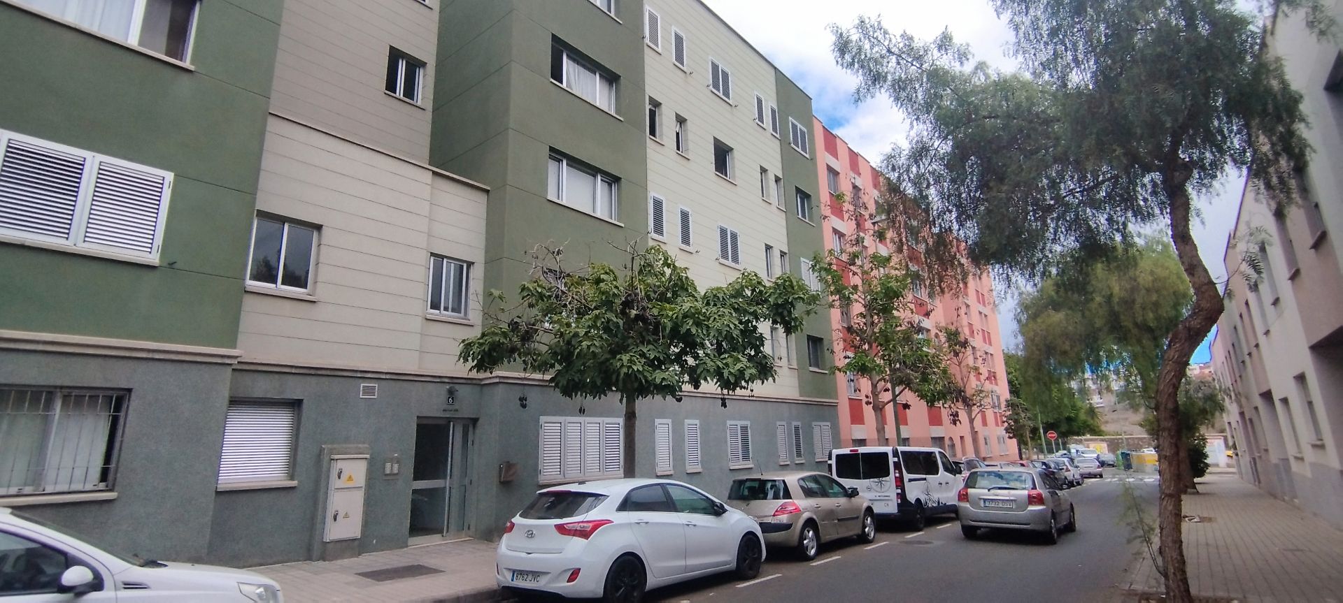 Exterior view of Flat to rent in Las Palmas de Gran Canaria  with Air Conditioner, Storage room and Oven