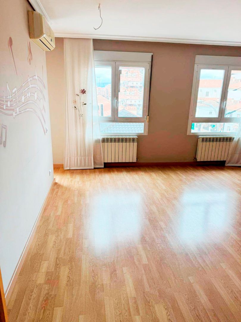 Dormitori de Pis en venda en  Albacete Capital amb Aire condicionat, Calefacció i Parquet
