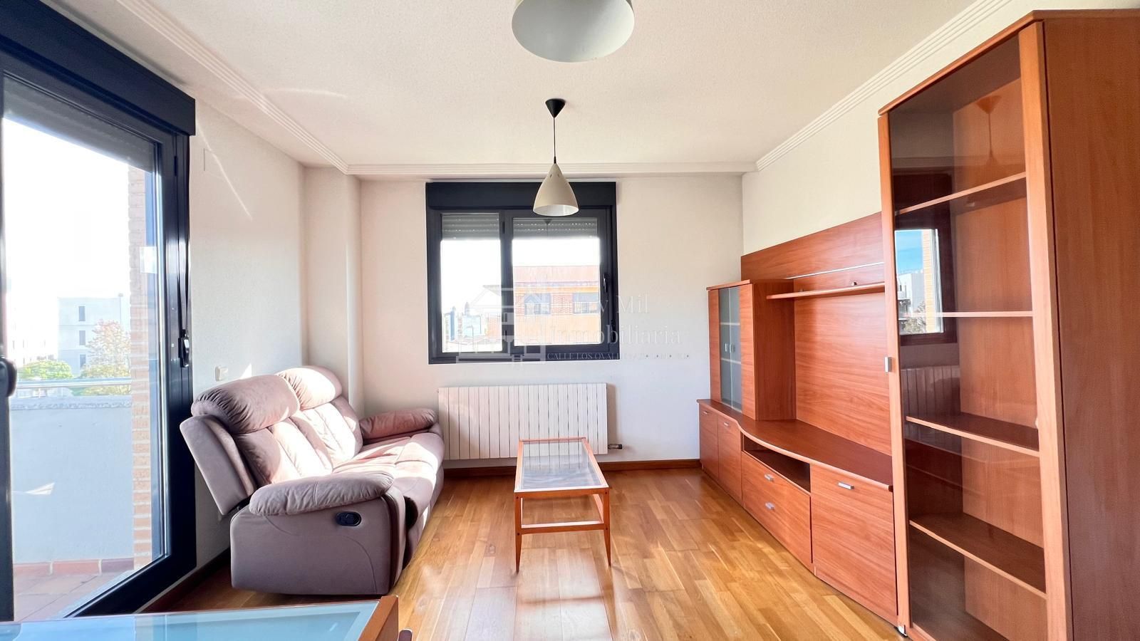 Living room of Flat to rent in Salamanca Capital  with Heating, Terrace and Furnished