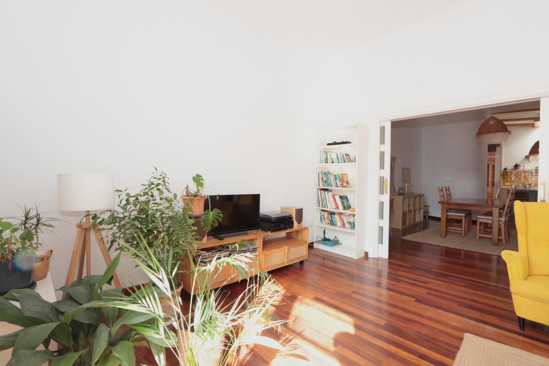 Living room of Flat to rent in Cartagena  with Air Conditioner, Parquet flooring and Balcony
