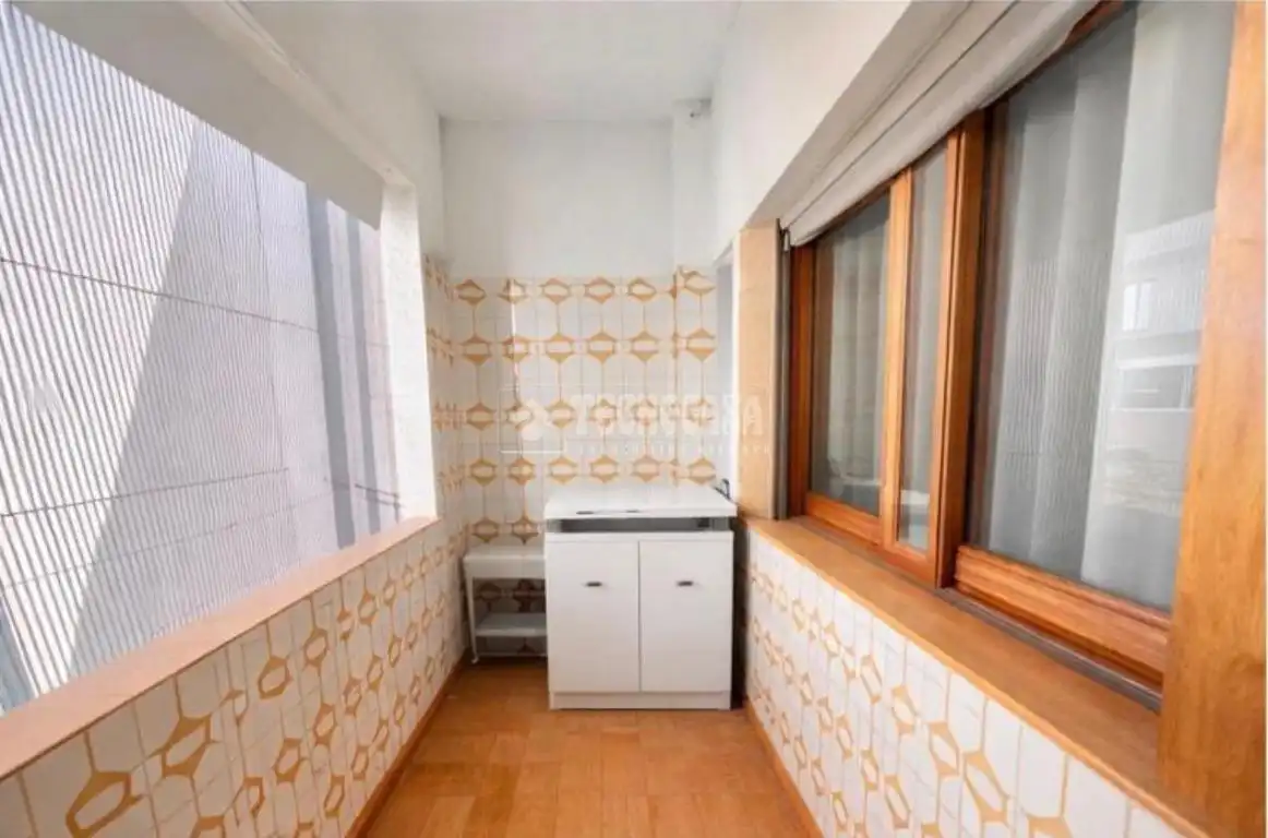 Cocina de Piso en venta en Barcelona con Terraza y Balcón
