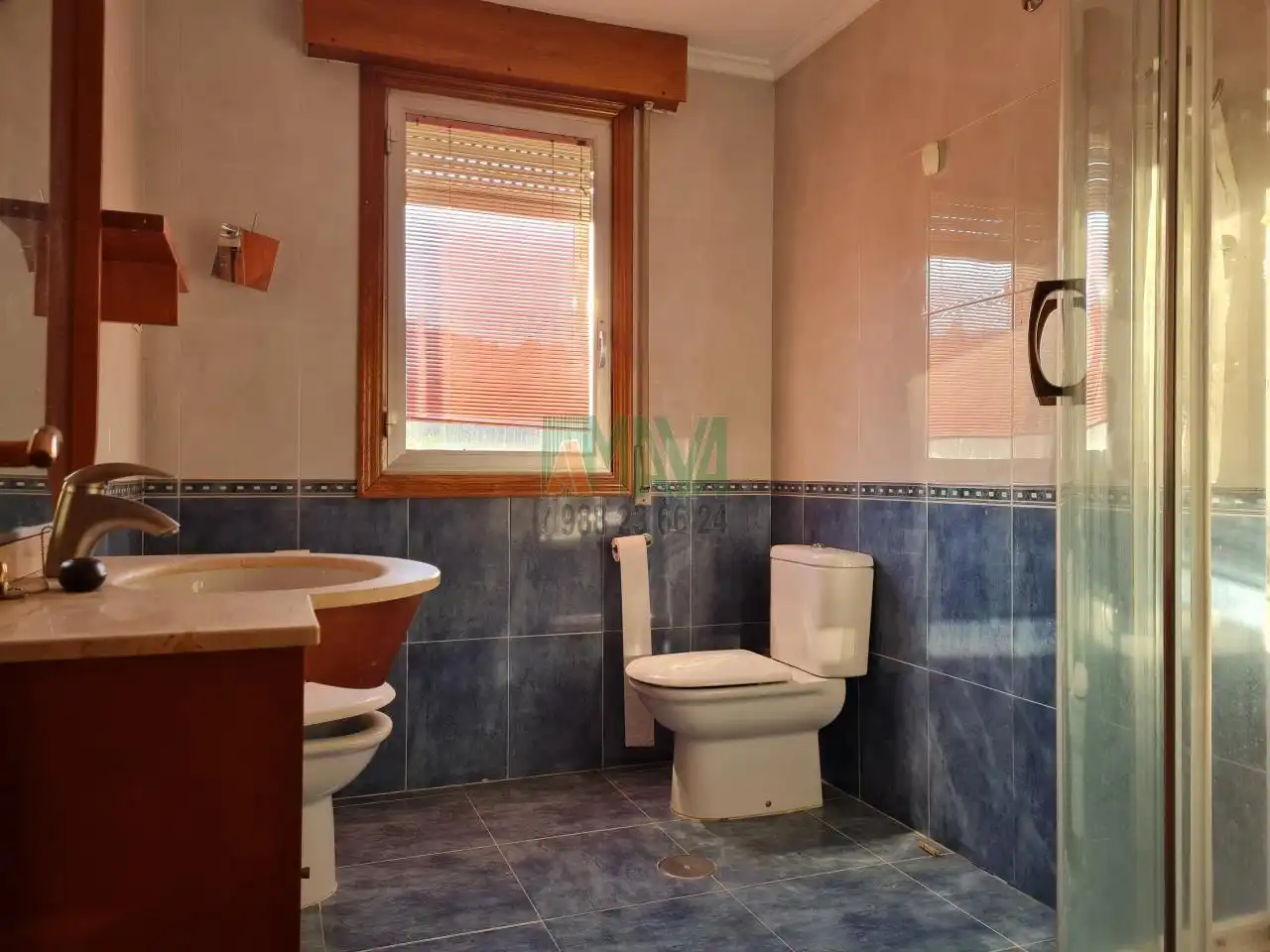 Baño de Piso en venta en Barbadás con Calefacción, Trastero y Balcón