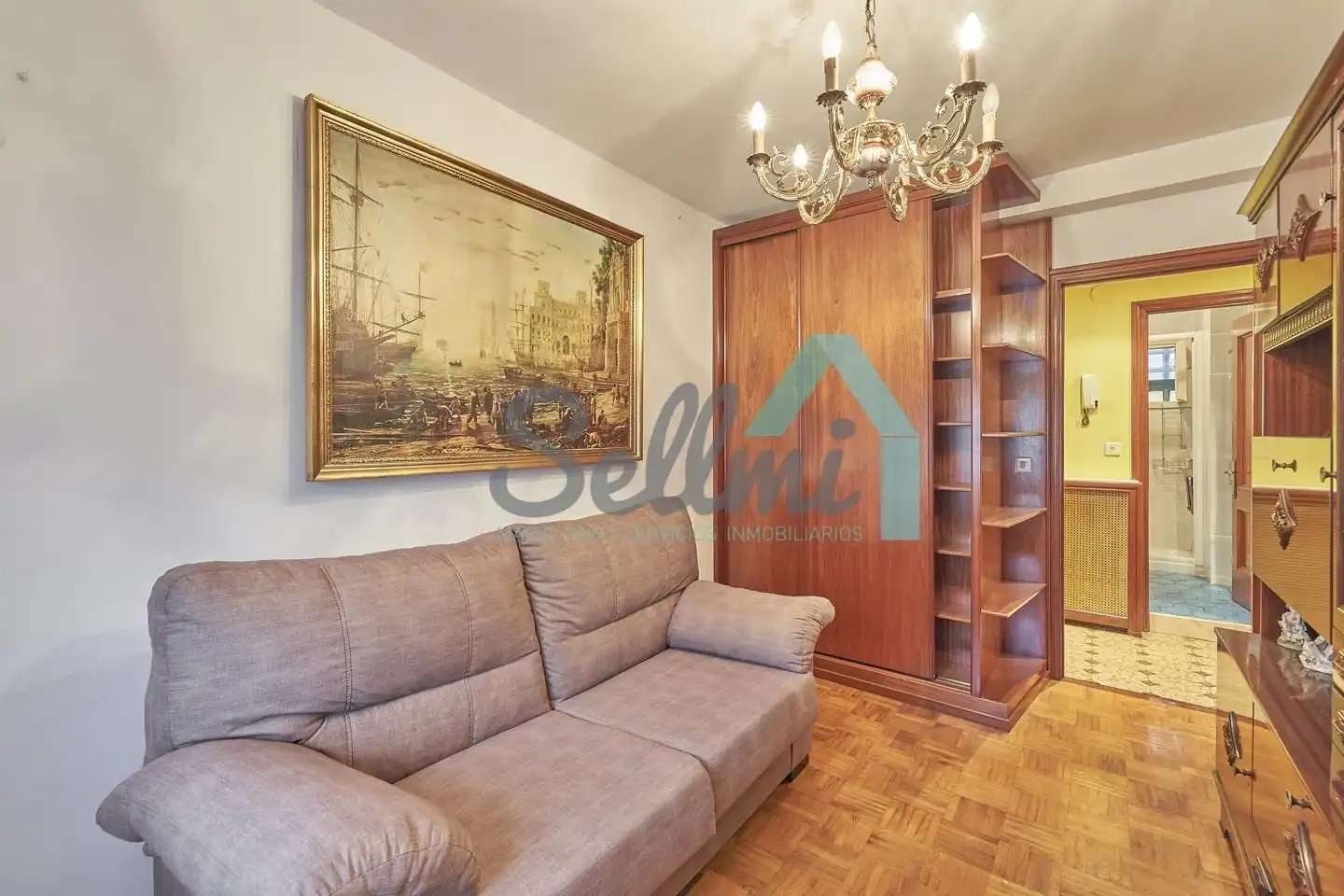 Schlafzimmer von Wohnung zum Verkauf in Aller mit Parkett, Abstellraum und Möbliert