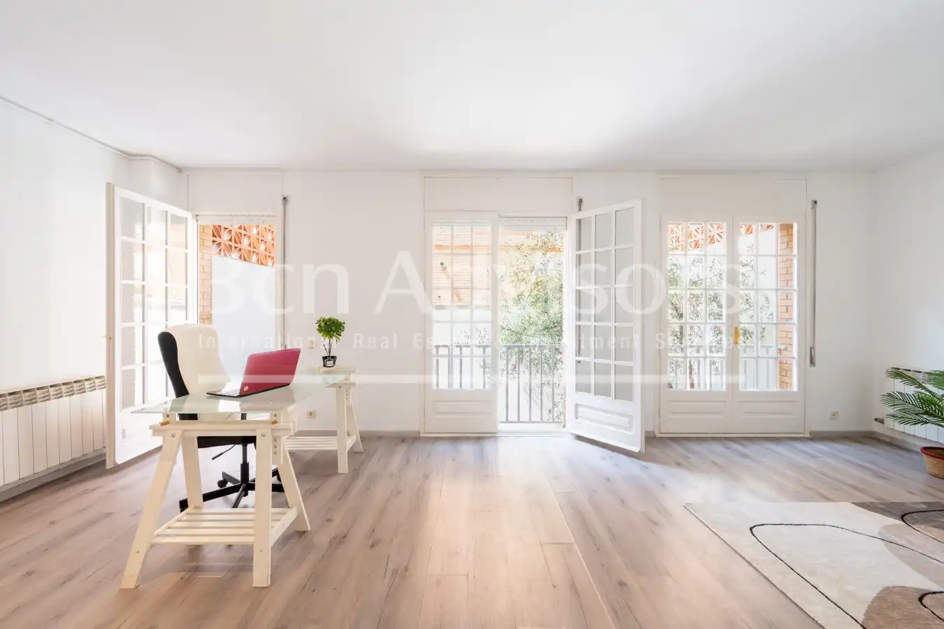 Sala d'estar de Casa adosada en venda en Sant Just Desvern amb Aire condicionat, Calefacció i Parquet