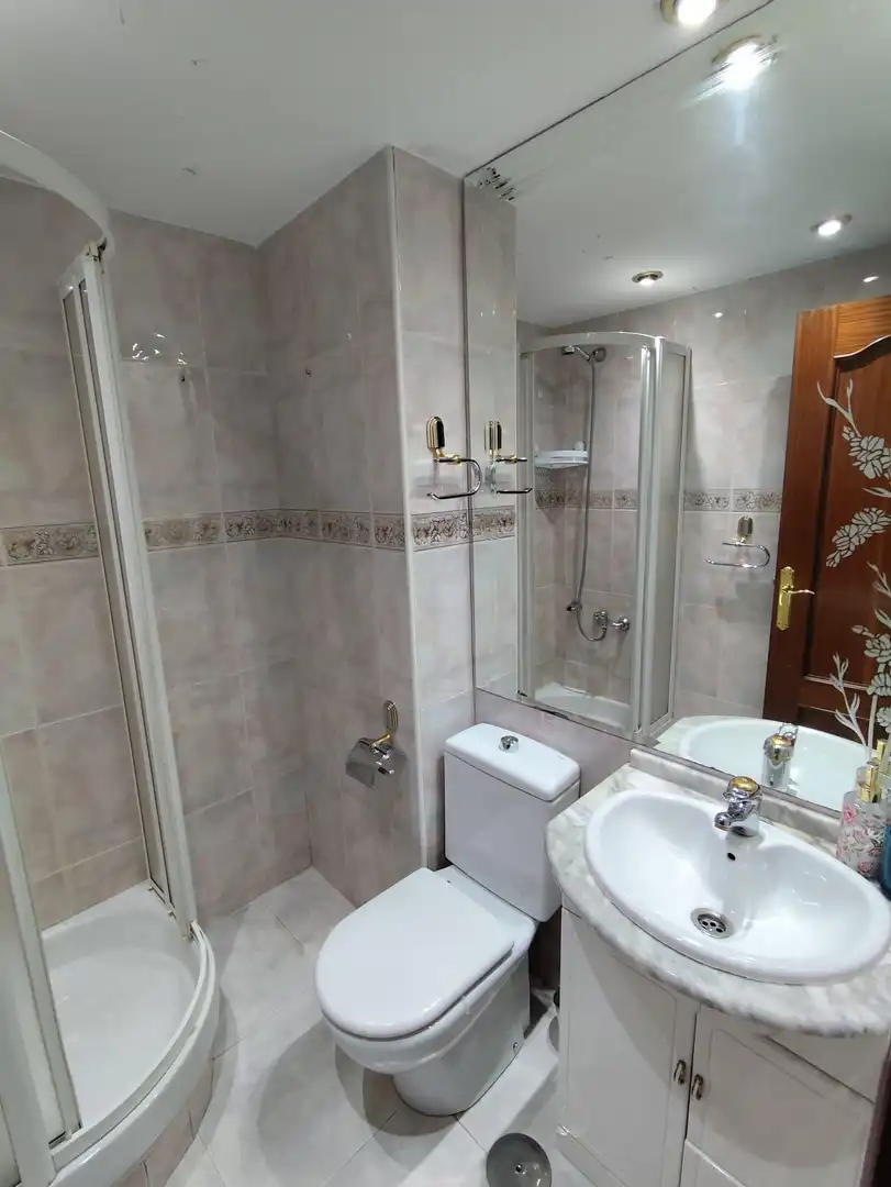 Bathroom of Flat for share in Leganés  with Heating, Parquet flooring and Terrace