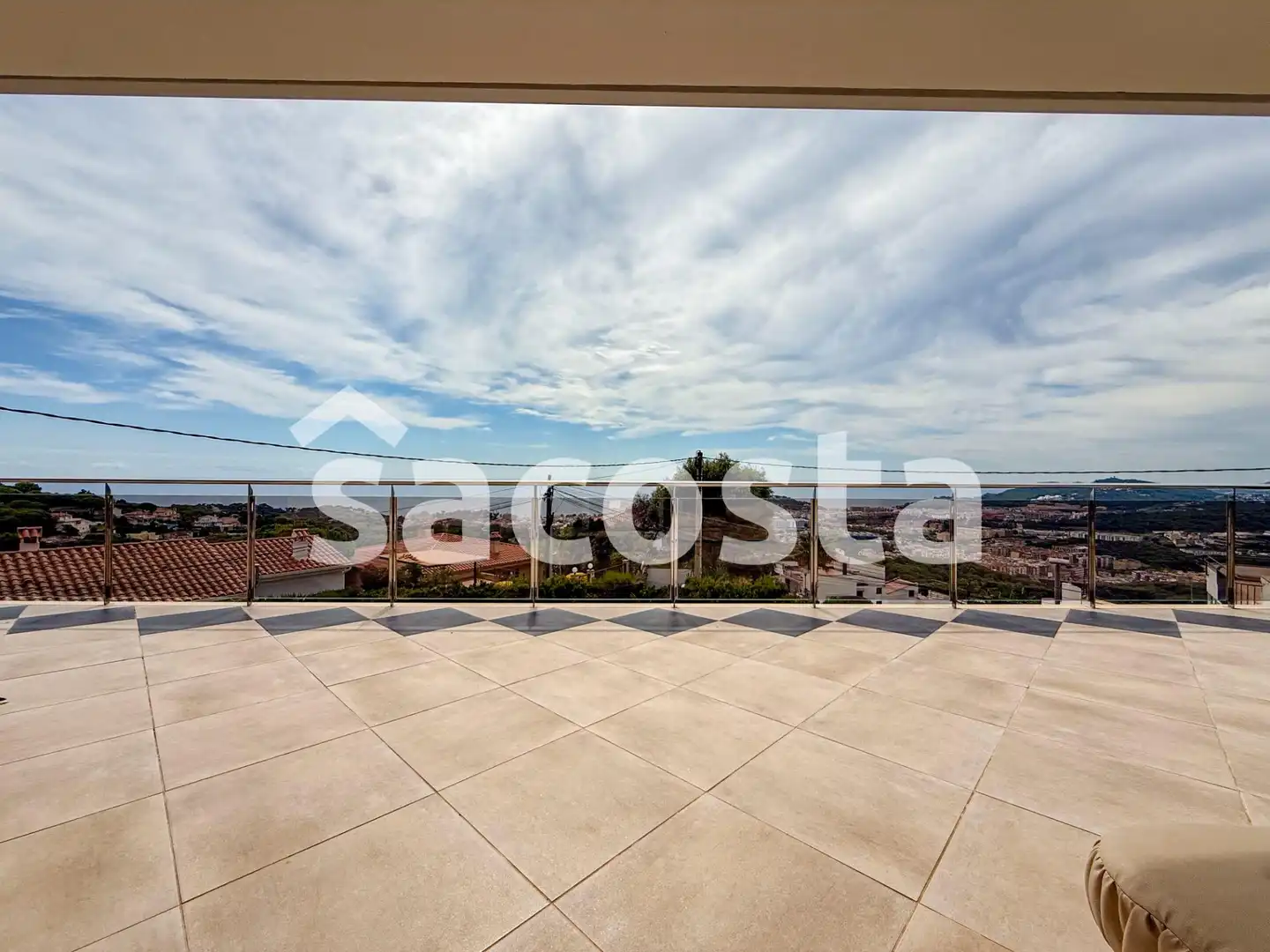 Terrasse von Haus oder Chalet zum Verkauf in Lloret de Mar mit Klimaanlage, Heizung und Privatgarten