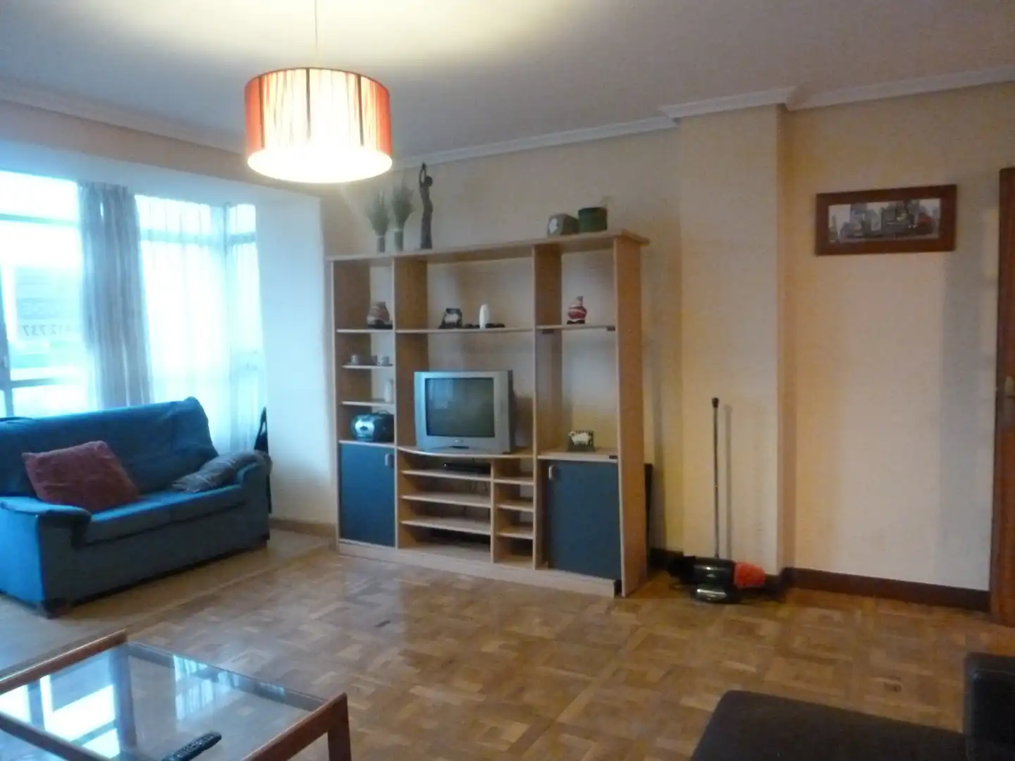 Sala de estar de Piso de alquiler en Barañáin / Barañain con Calefacción, Parquet y Amueblado