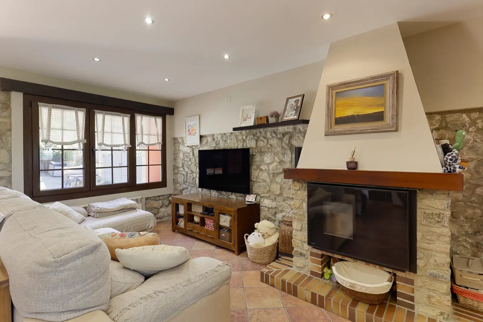 Sala d'estar de Casa o xalet en venda en Gijón  amb Calefacció, Jardí privat i Parquet