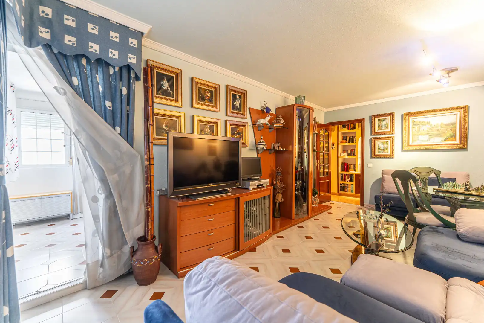 Living room of Flat for sale in Madrid  with Heating, Terrace and Furnished