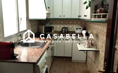 Kitchen of Flat for sale in  Valencia Capital  with Air Conditioner