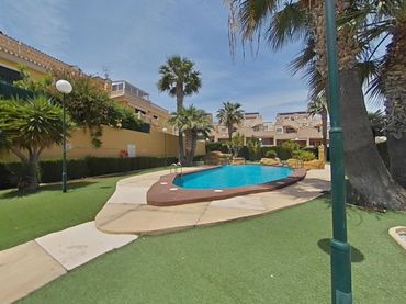 Villa mit Pool zum Verkauf in C/ Ebro, Residencial Brisas y Golf II