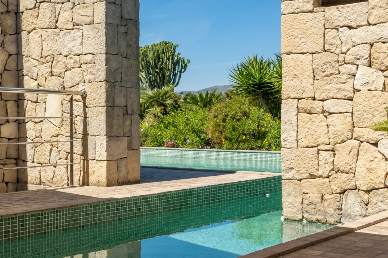 Piscina de Finca rústica en venta en Benissa con Aire acondicionado, Calefacción y Jardín privado