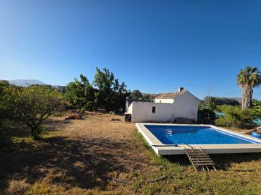 Country house with pool for sale in Polígono 9 Paraje 217 PARTEARROYO