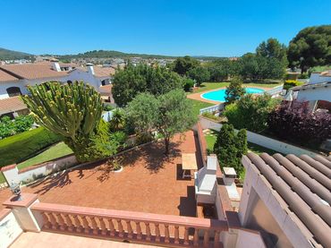 Xalet amb piscina en venda a Roda de Berà