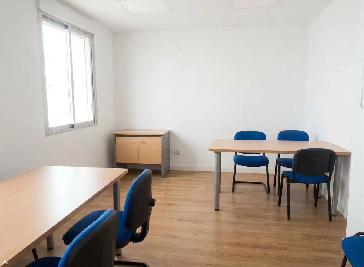 Büro zur Miete in Cáceres mit Klimaanlage und Möbliert