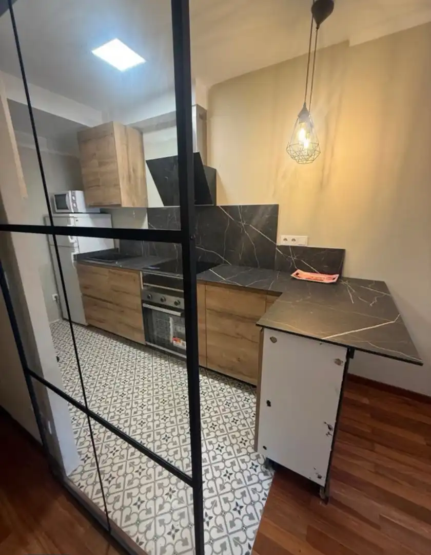 Küche von Wohnung zur Miete in Pontevedra Capital  mit Abstellraum und Möbliert