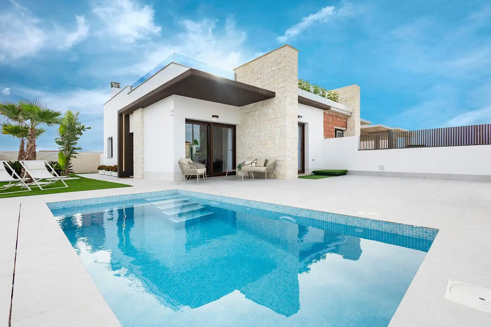 Casa rústica con piscina en venta en Calle Mandarino