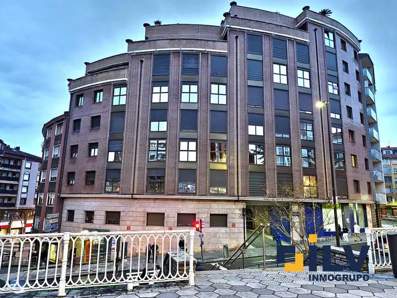 Vista exterior de Pis en venda en Santurtzi  amb Calefacció i Terrassa