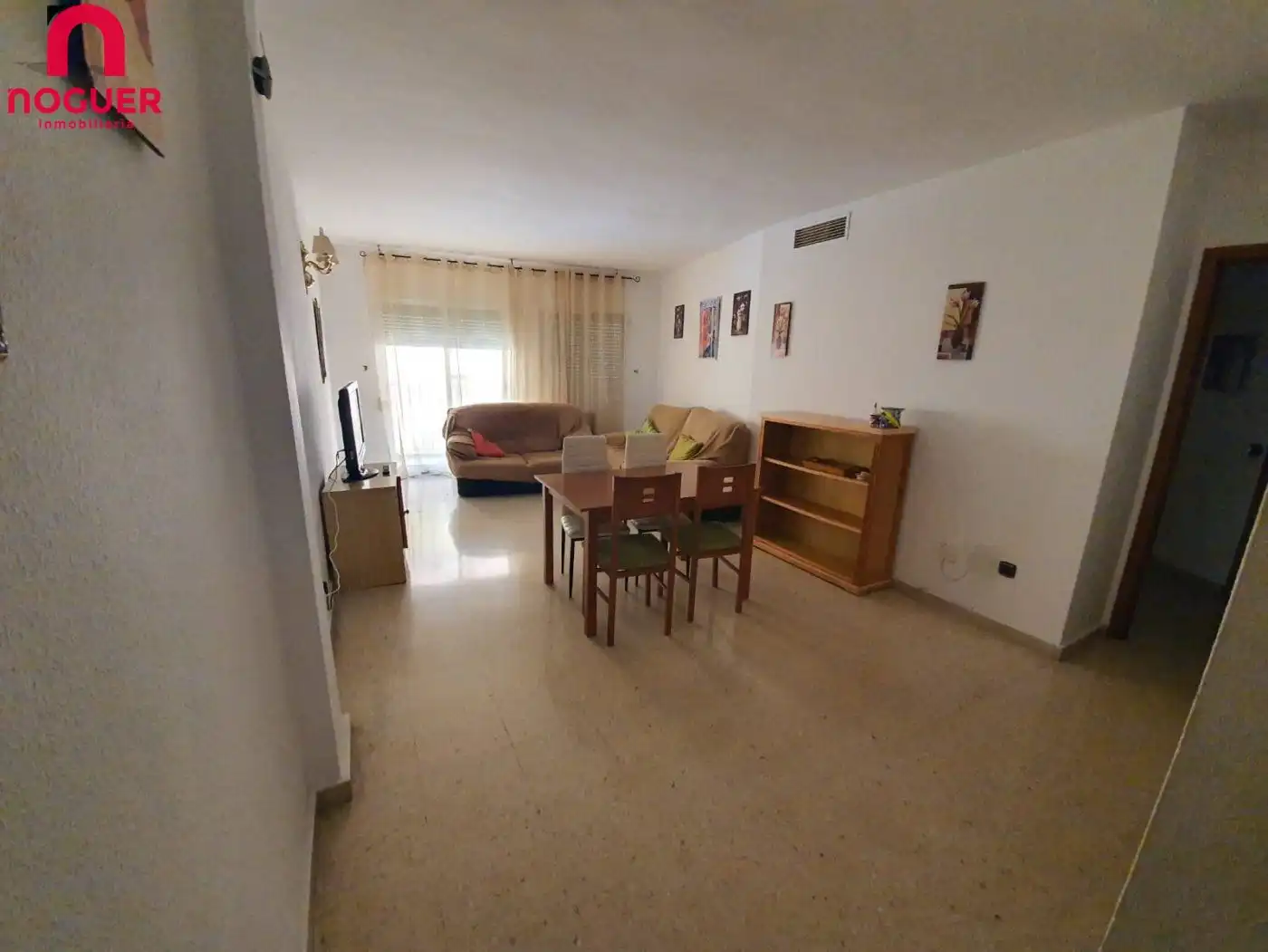Sala d'estar de Pis de lloguer en Córdoba amb Aire condicionat, Terrassa i Moblat