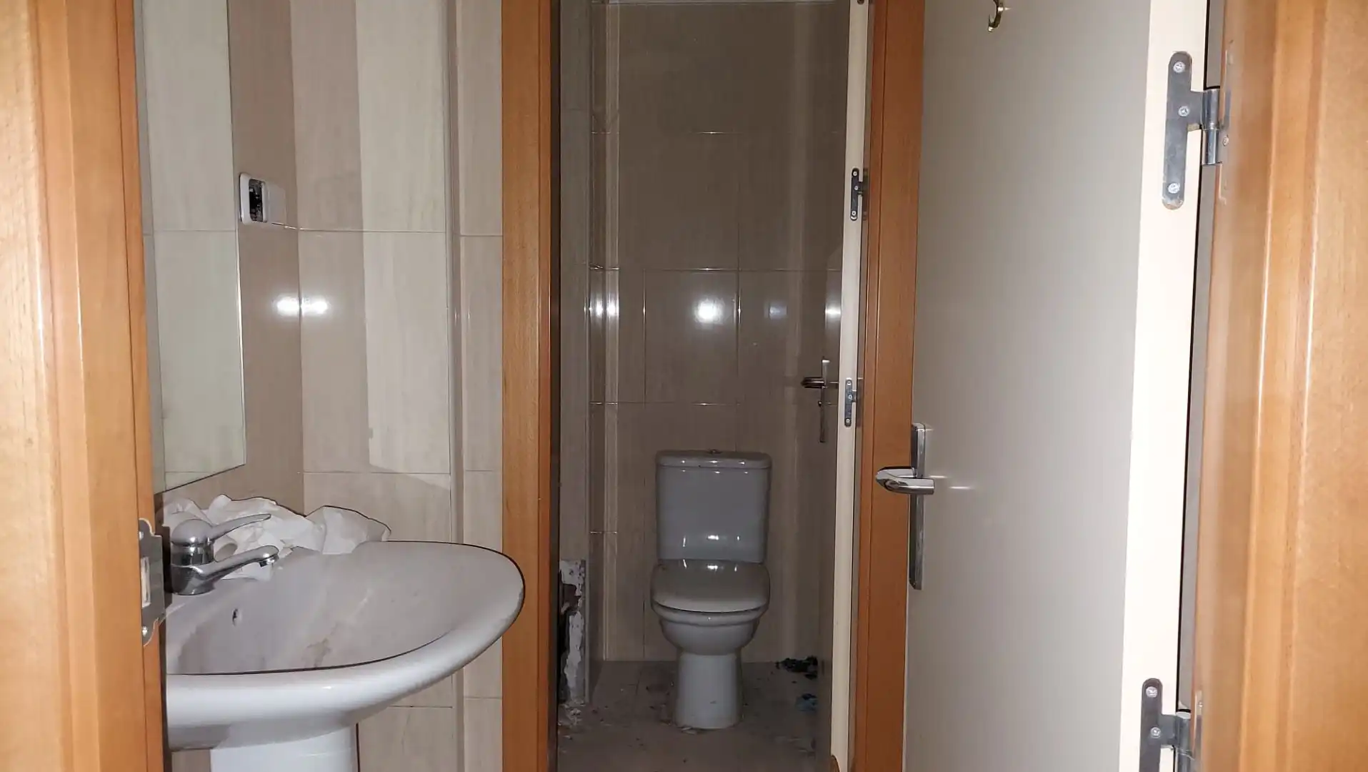 Badezimmer von Büro zum Verkauf in Oviedo 