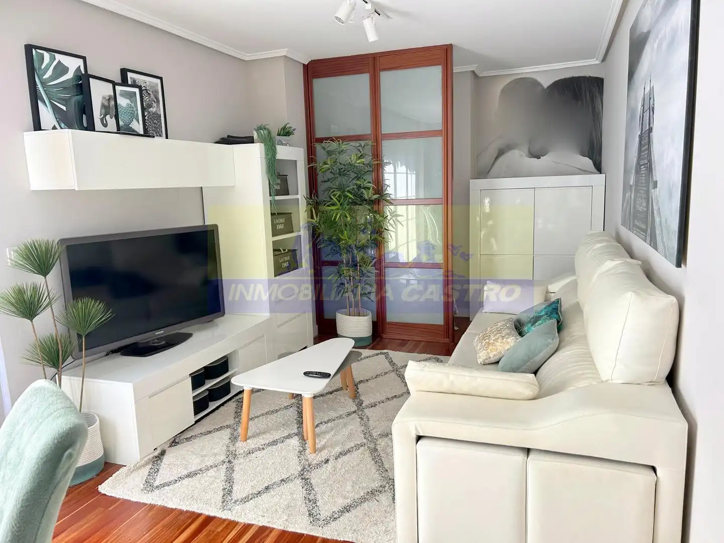 Wohnzimmer von Wohnung zur Miete in Castro-Urdiales mit Möbliert
