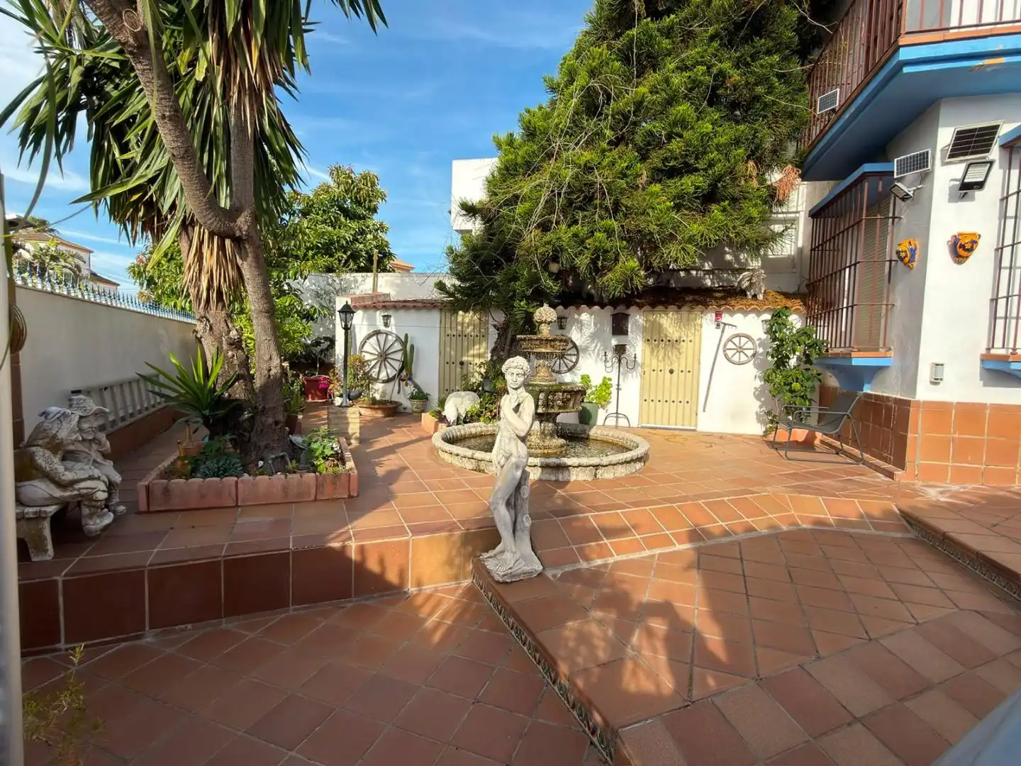 Casa o xalet en venda en Dos Hermanas amb Aire condicionat, Traster i Piscina