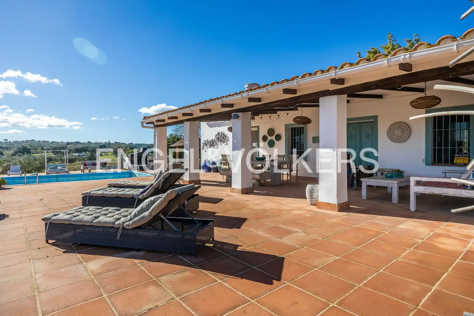Vista exterior de Finca rústica en venda en Cazalla de la Sierra amb Calefacció