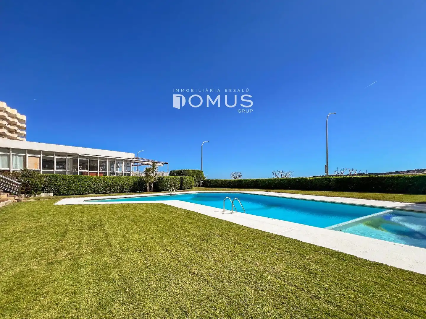 Piscina de Pis de lloguer en L'Escala amb Piscina, Moblat i Forn
