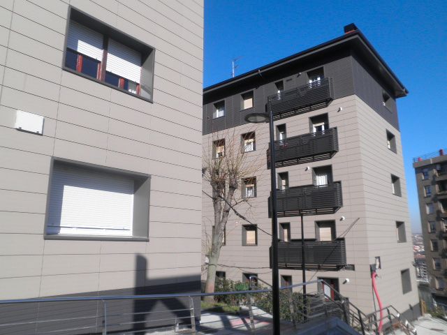 Exterior view of Flat for sale in Portugalete  with Heating, Private garden and Furnished