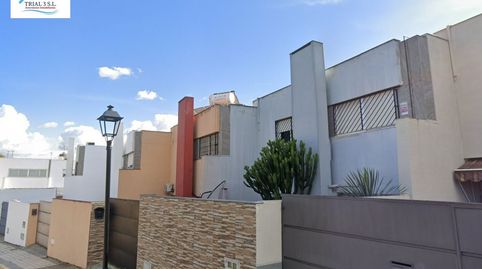 Foto 2 de Casa adosada en venta en Calle Raya Real, Avenida Juan Diego, Bormujos
