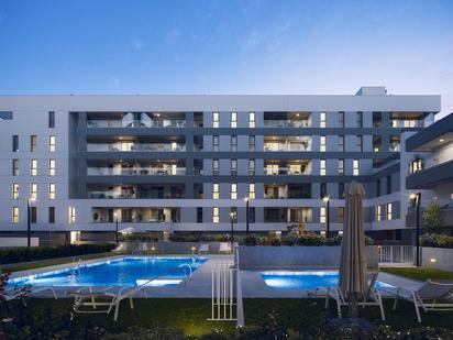 Swimming pool of Flat for sale in  Sevilla Capital  with Air Conditioner, Terrace and Swimming Pool