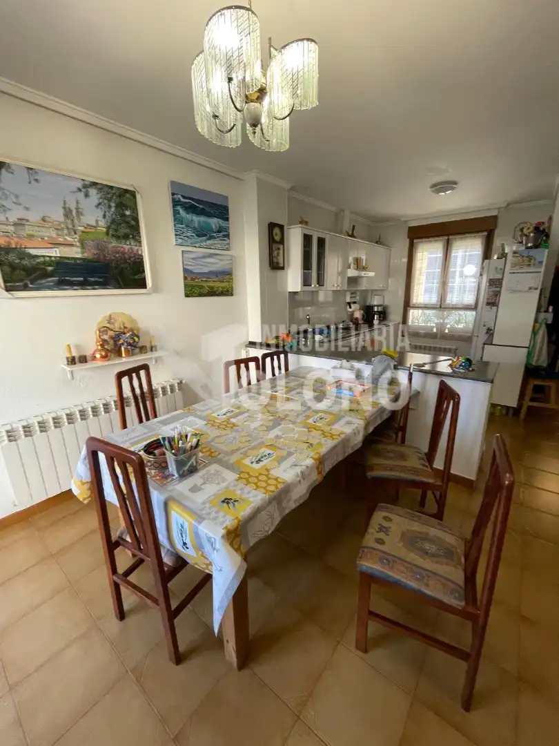 Cuina de Casa o xalet en venda en Rodezno amb Calefacció, Jardí privat i Parquet