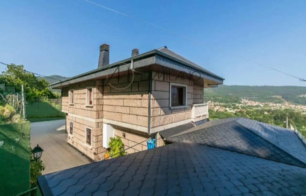 Vista exterior de Casa o xalet en venda en Moaña amb Calefacció, Jardí privat i Terrassa