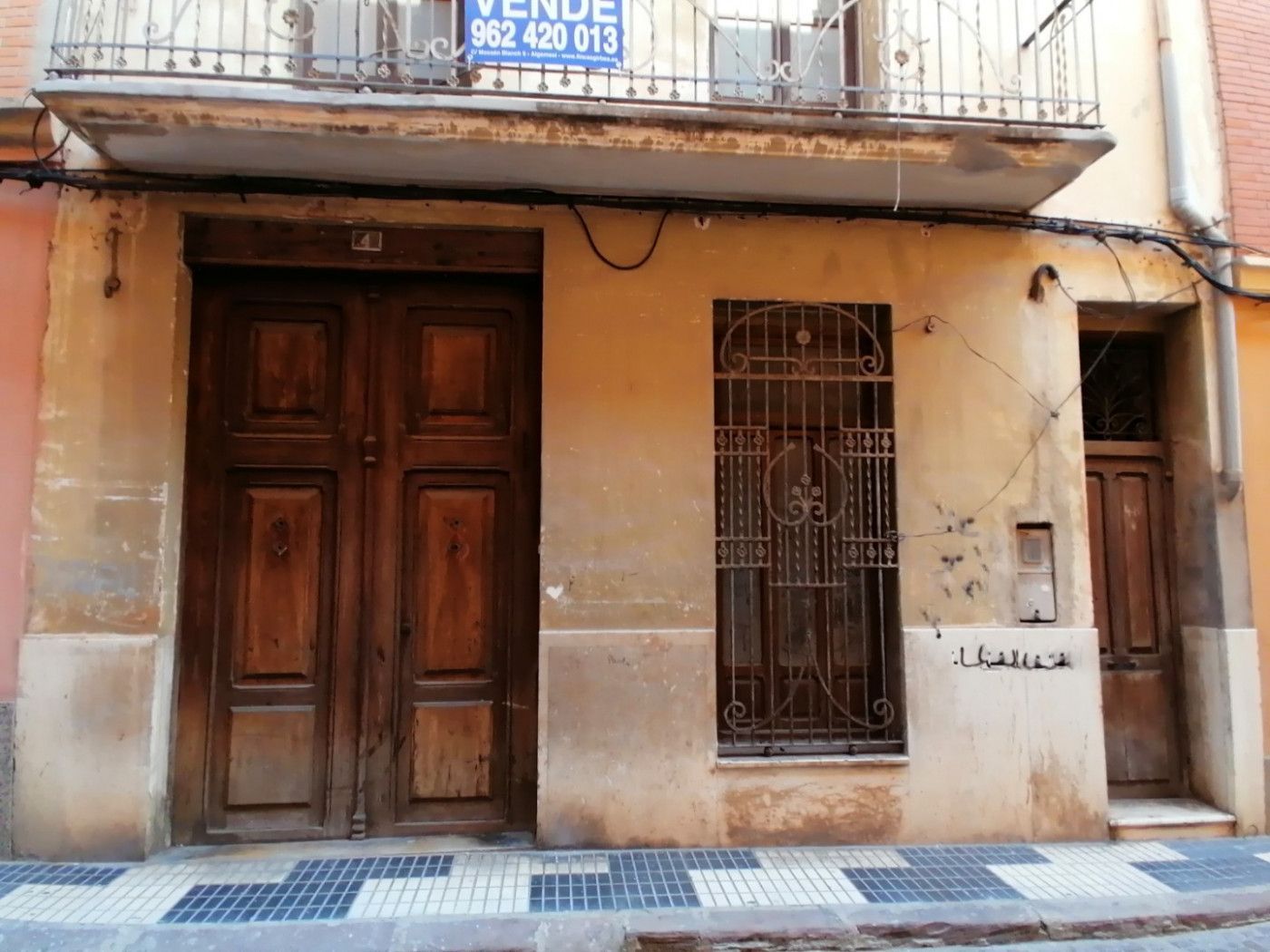 Vista exterior de Casa o xalet en venda en Algemesí amb Terrassa